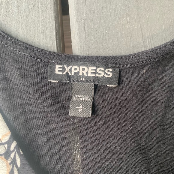 Express Zipper Floral Tank - Picture 4 of 6